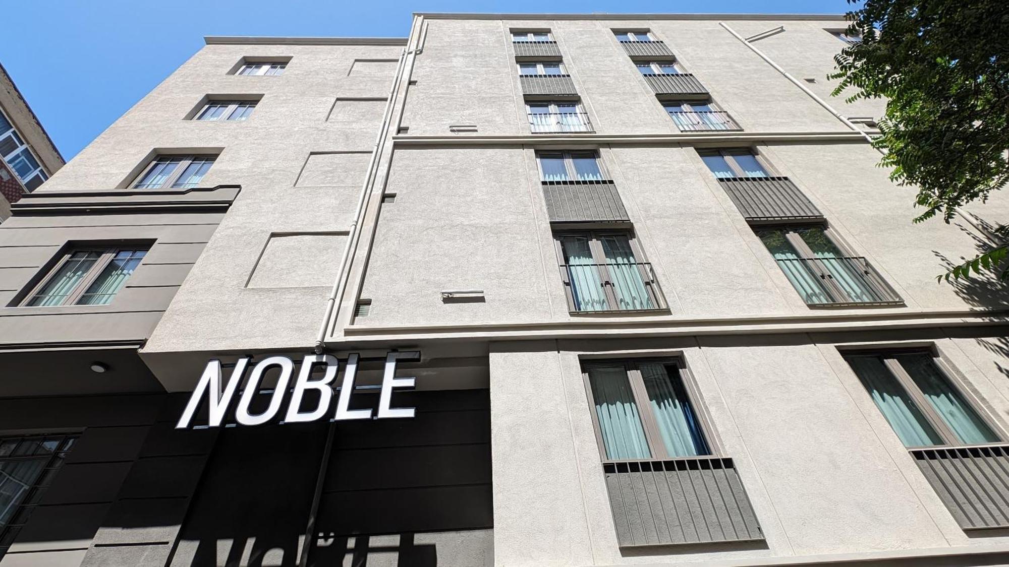 Noble Pangalti * Istanboel